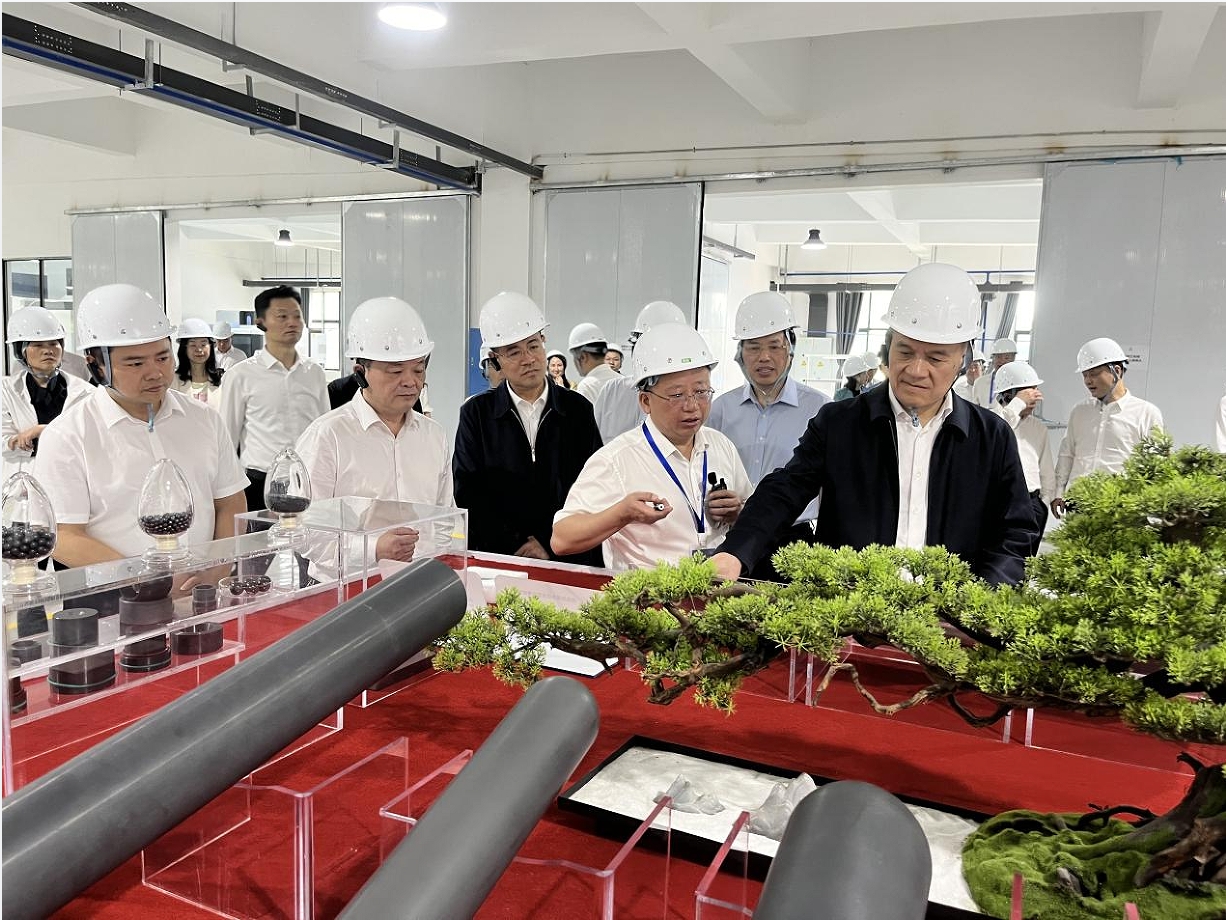 衡阳市委书记刘越高率队赴凯新科技氮化硅智能产业园项目观摩